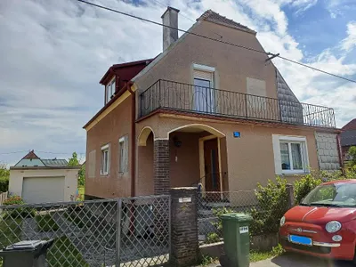 Haus kaufen in Linz Land – 120 m², € 430.000