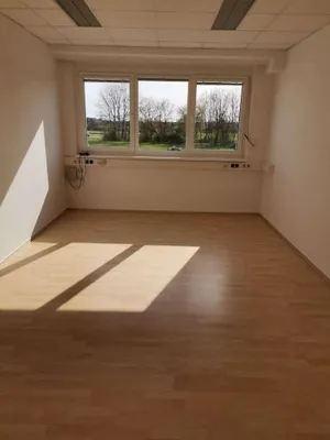 1-Zimmer-Gewerbeimmobilie mieten in Baden – 23 m², € 330 – Bild 3 von 4