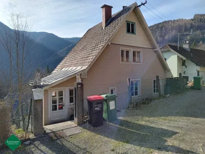 Haus kaufen in Neunkirchen – 150 m², € 129.000 – Bild 2 von 24