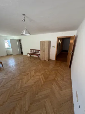 4-Zimmer-Wohnung mieten in Linz Land – 130 m², € 1.150 – Bild 2 von 6