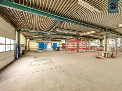 Gewerbeimmobilie mieten in Wien – 666 m², € 9