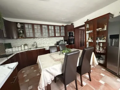 8-Zimmer-Haus kaufen in Wien – 278 m², € 1.370.000 – Bild 2 von 11