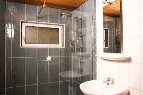 Haus kaufen in Gmunden – 200 m², € 980.000 – Bild 5 von 12