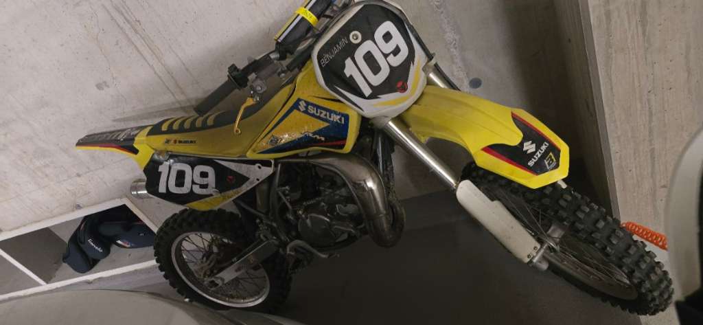 Suzuki RM 85L Motocross