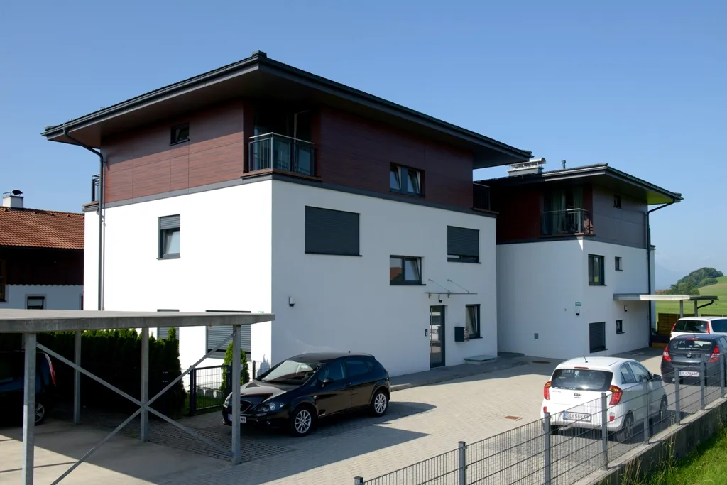 Komplette Wohnanlage kaufen - mitten in Eugendorf, direkt am Grünland - Ansicht 2