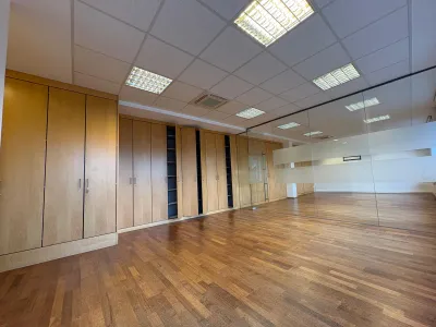 8-Zimmer-Gewerbeimmobilie mieten in Wien – 346 m², € 3.030 – Bild 14 von 23