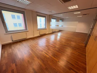 8-Zimmer-Gewerbeimmobilie mieten in Wien – 346 m², € 3.030 – Bild 10 von 23