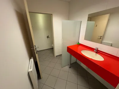 8-Zimmer-Gewerbeimmobilie mieten in Wien – 346 m², € 3.030 – Bild 21 von 23