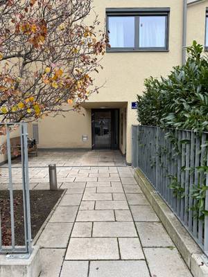 Sehr schöne & helle DG-Wohnung mit 2 Terrassen in sehr guter Döblinger-Lage mit herrlichem Panorama - barrierefrei mit Lift - inkl. 2 PKW-Garagenplätze; inkl. Heizung und Warmwasser (Warm-Miete) – Bild 2