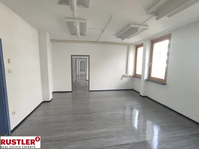 9-Zimmer-Gewerbeimmobilie mieten in Linz – 159 m², € 2.319 – Bild 4 von 8