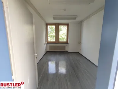 9-Zimmer-Gewerbeimmobilie mieten in Linz – 159 m², € 2.319 – Bild 5 von 8