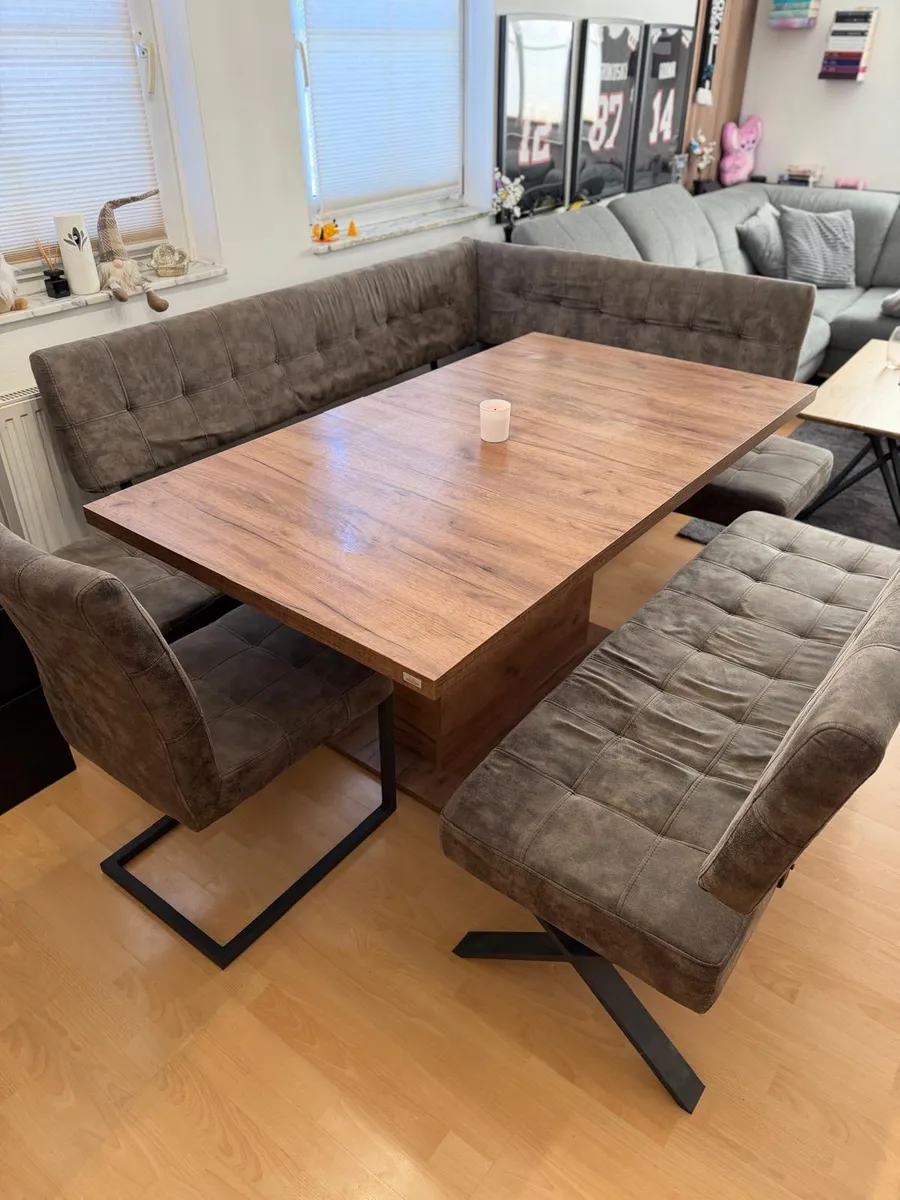 Essgruppe mit ausziehbarem Tisch, Eckbank, Sitzbank & Sessel, € 380,- (3100 St. Pölten)