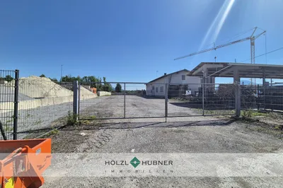 Immobilie mieten in Salzburg-Umgebung – 1 393 m², € 3.065 – Bild 1 von 3