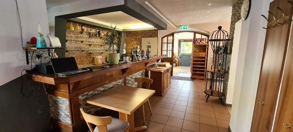 Gewerbeimmobilie mit Gastronomie und Wohnanteil in Stadtnähe - Ansicht 2