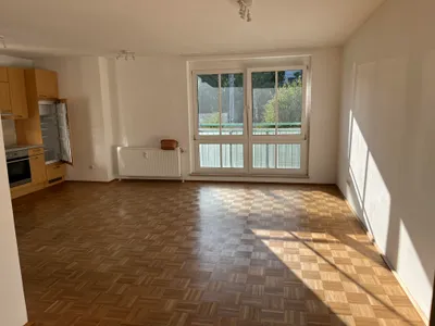 Grünlage am Stadtrand: Helle 2-Zimmerwohnung – Bild 3