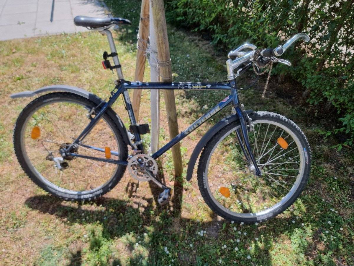 carbon fahrradhelm MET Trenta 3K Carbon MIPS Cycling Fahrradhelm main image 0