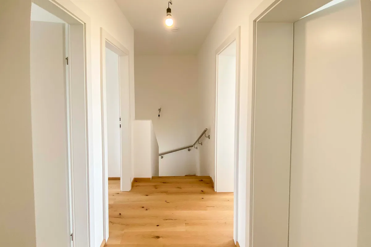 Modernes Reihenhaus in Spillern - schlüsselfertiger Erstbezug mit großem Garten - Ansicht 2