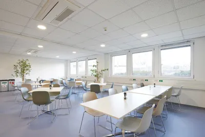Gewerbeimmobilie mieten in Wien – 747 m², € 11 – Bild 2 von 10