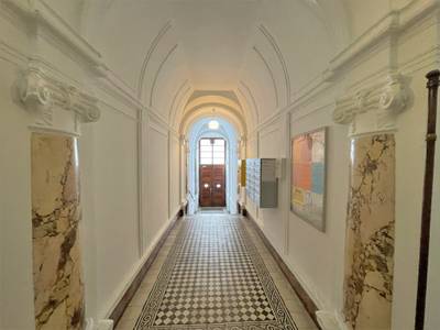 TOPLAGE - NÄHE AUGARTEN | 3 ZIMMER | TRAUMHAFTER ALTBAU | U-BAHN NÄHE