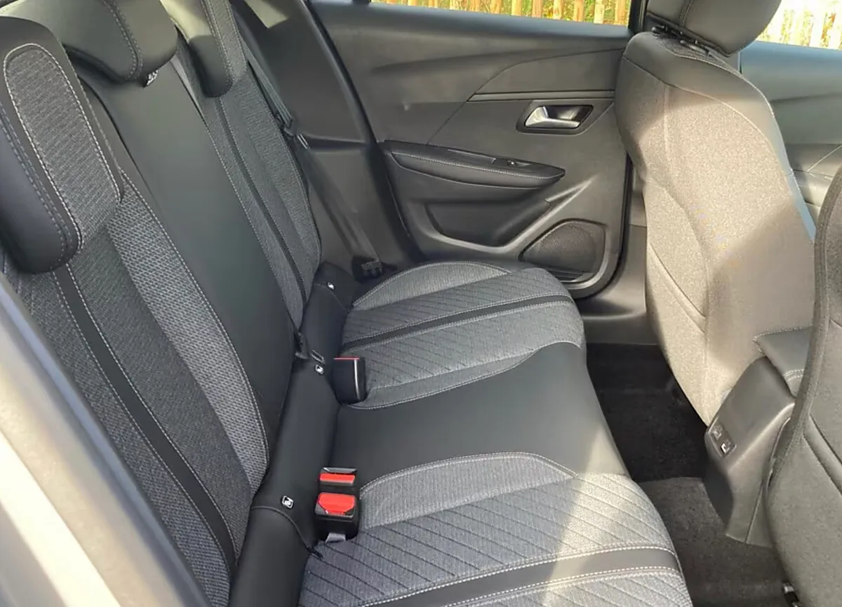 Peugeot 208 1.2 Hybrid 110 Automatik! Style – Bild 6