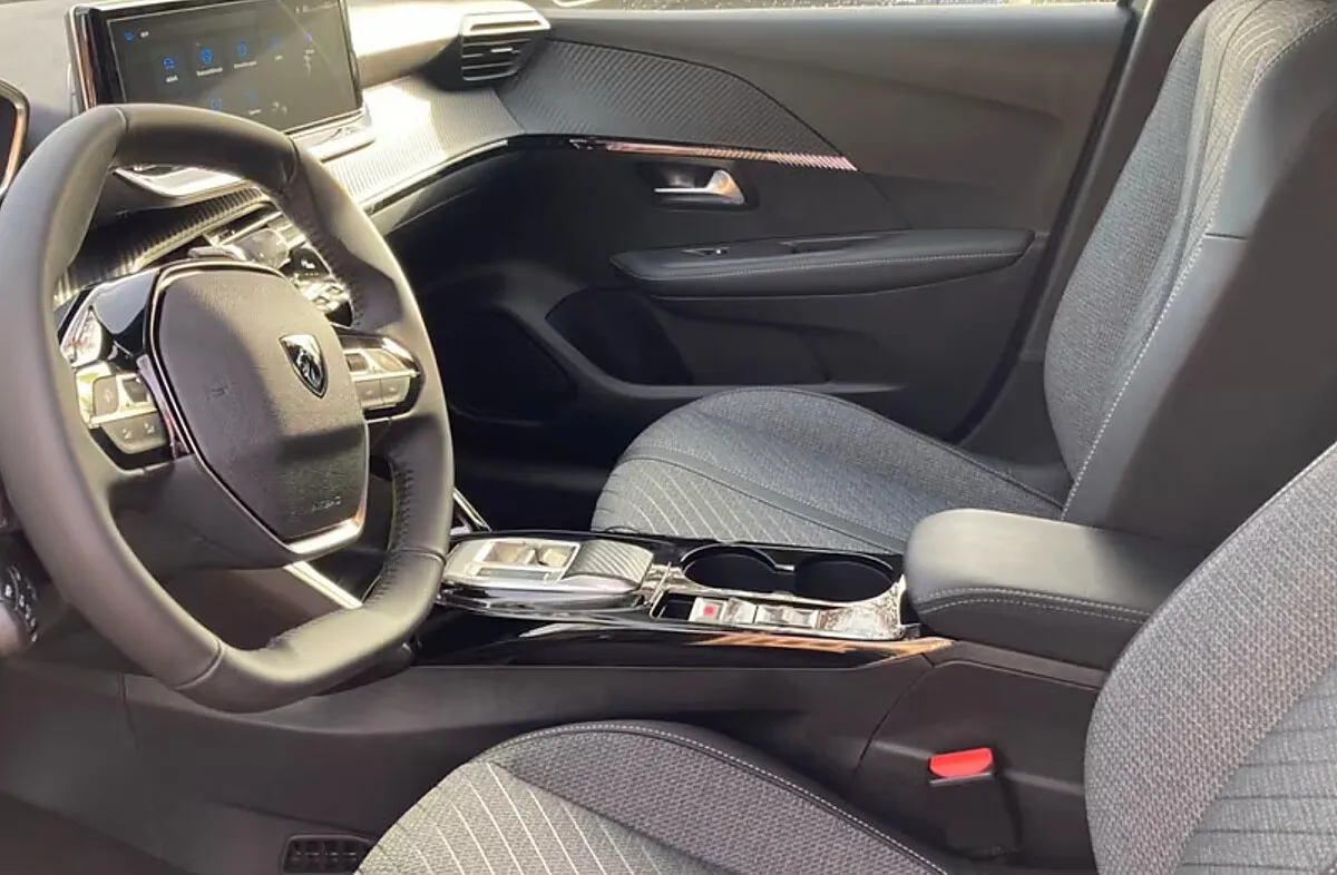 Peugeot 208 1.2 Hybrid 110 Automatik! Style – Bild 8