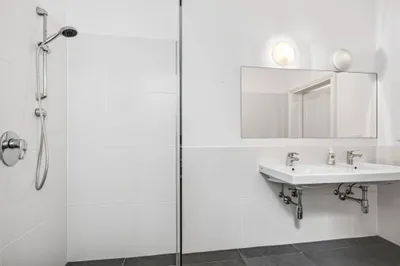 9-Zimmer-Gewerbeimmobilie mieten in Wien – 319 m², € 21 – Bild 37 von 38