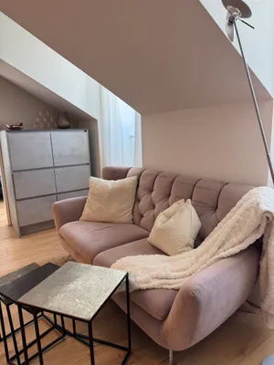 Mitten im 8. Bezirk: Schickes, vollmöbliertes, klimatisiertes 2,5 Zimmer-Appartement – Bild 2