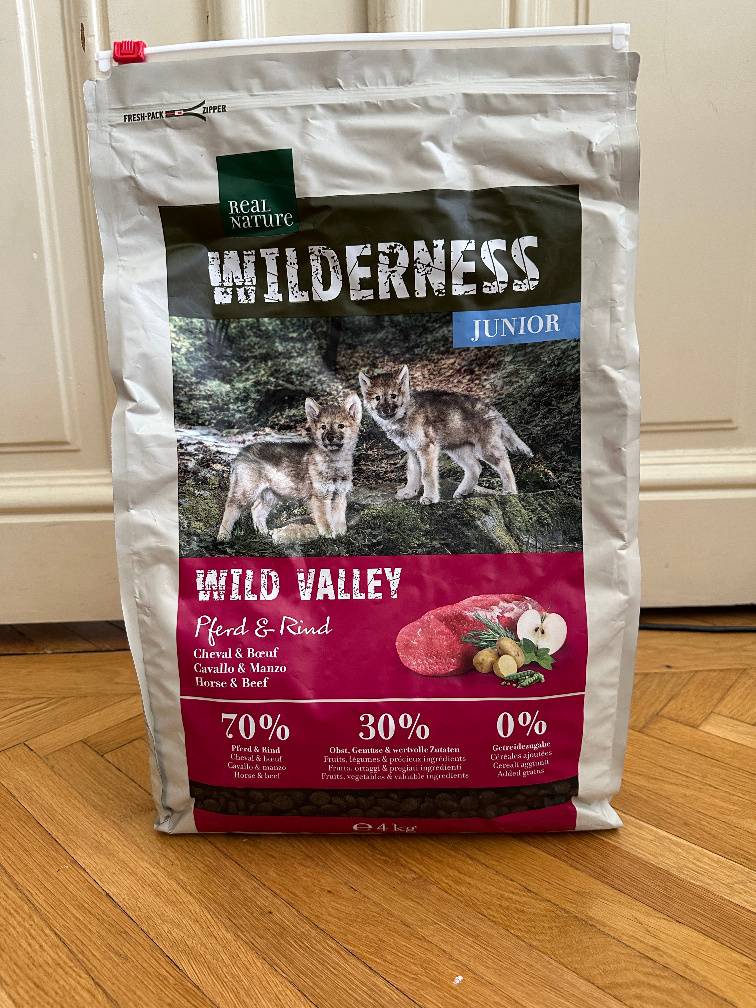 Hundefutter Real Nature Wilderness JUNIOR, Wild Valley, Pferd & Rind, 4kg  Sack NEU und UNGEFFNET,  20,- (1080 Wien) - willhaben