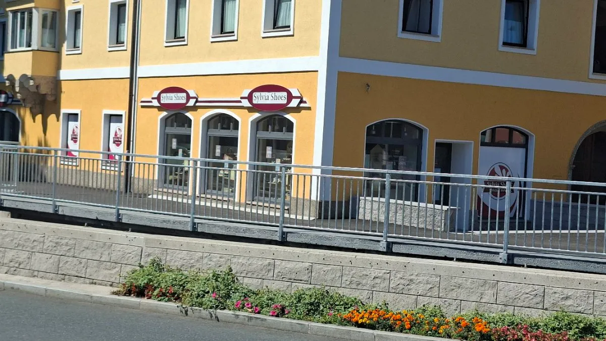 120 m² Geschäftsfläche im Zentrum von Straßwalchen zu vermieten - Ansicht 2