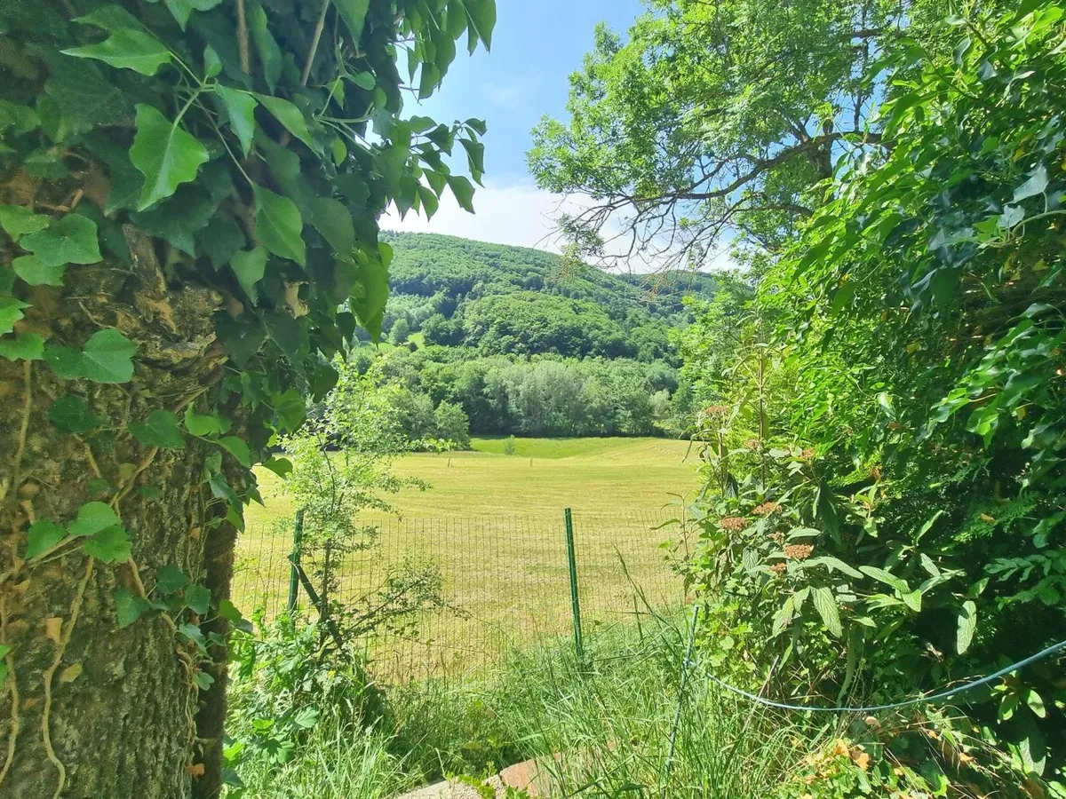 LANDHAUS IN RUHIGER AUSSICHTSLAGE - Ansicht 2