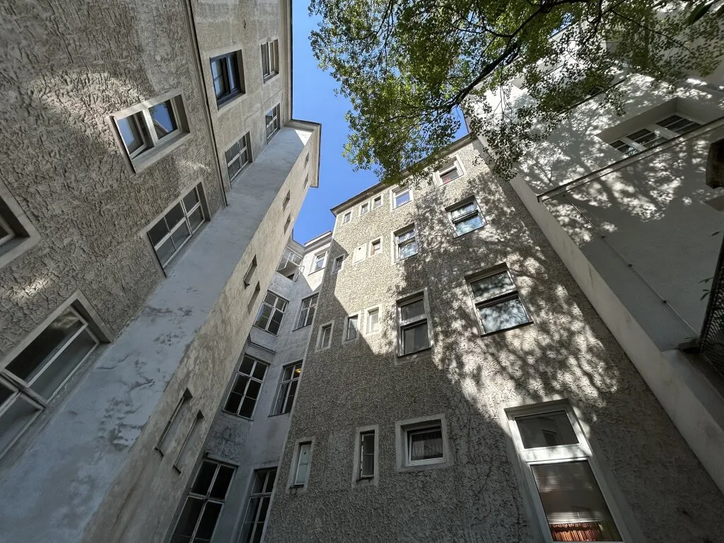 Repräsentatives Zinshaus mit Top-Anbindung - Ansicht 2