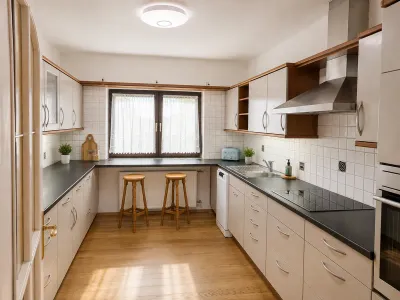 5-Zimmer-Haus mieten in Salzburg-Umgebung – 198 m², € 3.750 – Bild 4 von 12