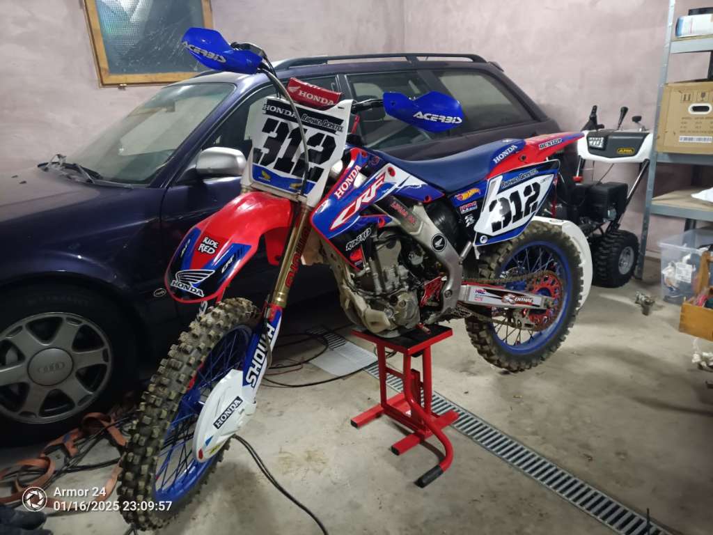 Honda CRF 250R Motocross