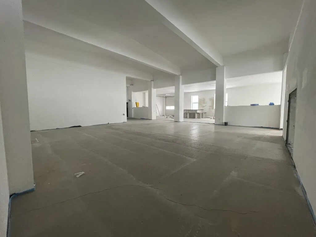 Helle PROVISIONSFREIE Gewerbehalle mit Verkaufsraumcharakter in 2601 Sollenau bald zu vermieten - Ansicht 2