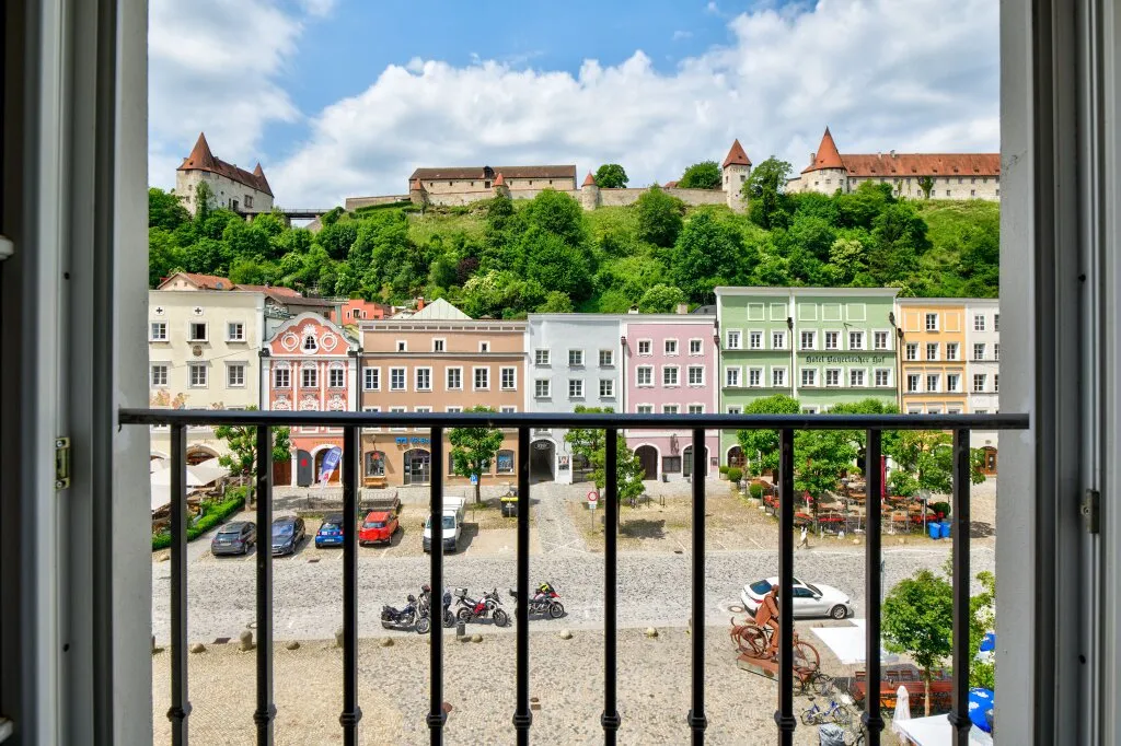 Voll vermietetes Stadthaus am historischen Stadtplatz - Anlage mit Charakter und Potenzial! - Ansicht 3