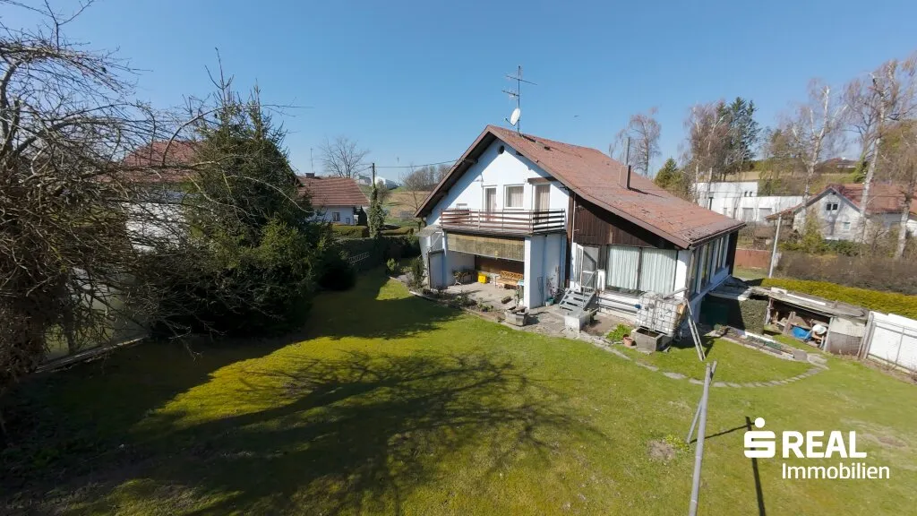 Wohnhaus mit viel Potenzial und großem Baugrundstück in Stadtnähe von Ried im Innkreis – pohled 2