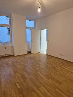 Charmante 1-Zimmer-Wohnung mit neuer Küche und Bad