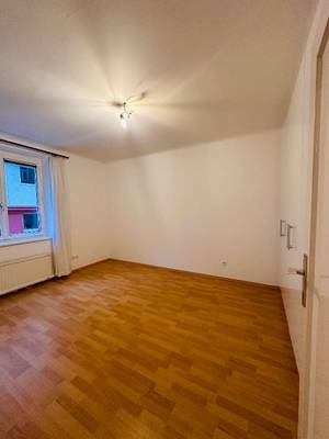 Mietwohnung in zentraler Ruhelage mit Lift und Stellplatz im Innenhof – Bild 3