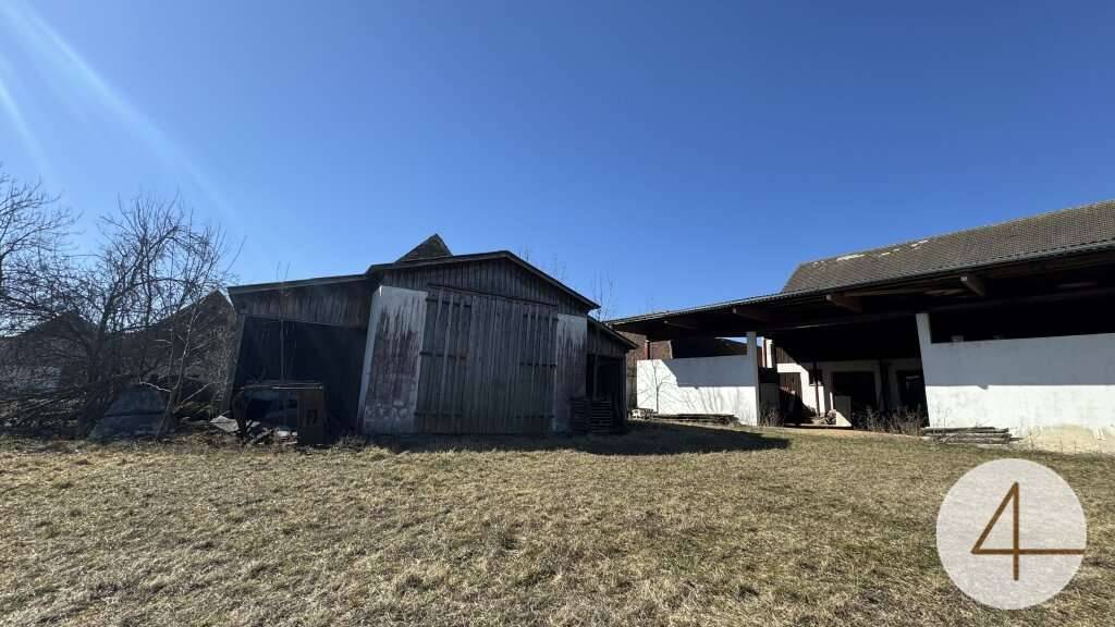 Bauernhof mit 1,5ha Grund, Hallen und Garagen - Ansicht 3