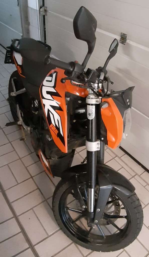 KTM Duke KTM 125 Duke (L3e/Leichtmotorrad/B) Enduro