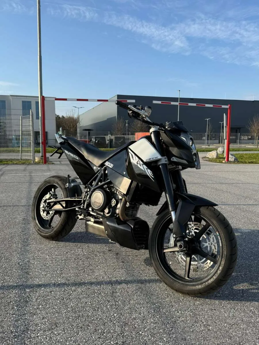 KTM 690