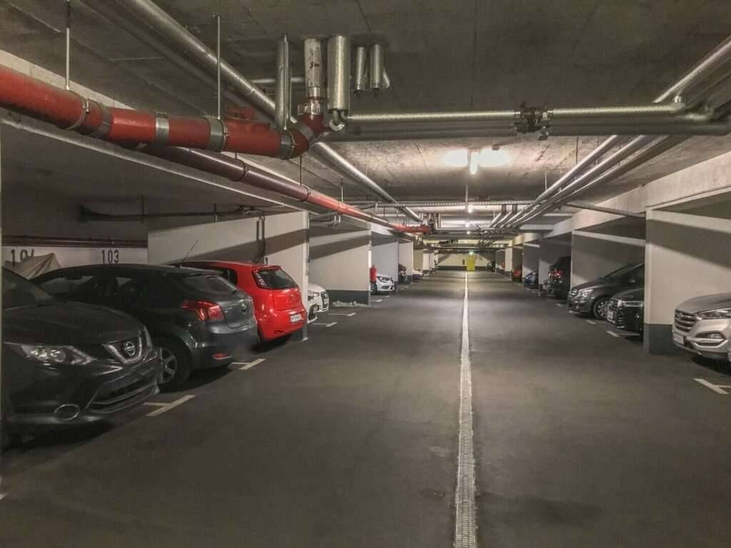 PROVISIONSFREI VOM EIGENTÜMER! TIEFGARAGENPLATZ NÄHE U6 PERFEKTASTRASSE - STIPCAKGASSE 18-22!, Wien