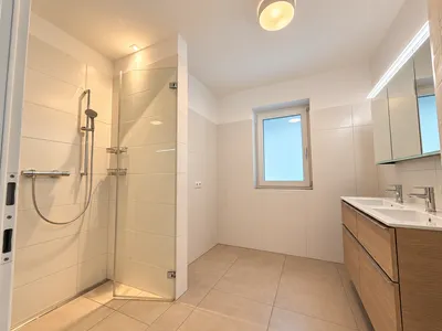 3-Zimmer-Wohnung mieten in Vöcklabruck – 98 m², € 2.100 – Bild 8 von 10