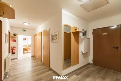 Gewerbeimmobilie kaufen in Bruck an der Leitha – 1 084 m², € 649.000 – Bild 10 von 25
