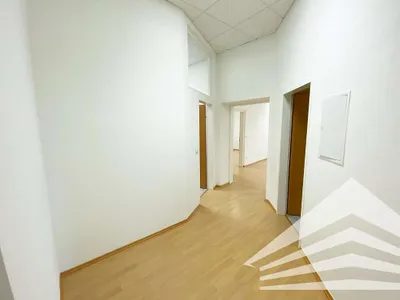 4-Zimmer-Gewerbeimmobilie mieten in Linz – 106 m², € 1.175 – Bild 5 von 7