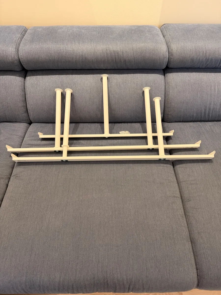 Ikea Pax Kleiderstange ausziehbar, € 30,- (6063 Rum)