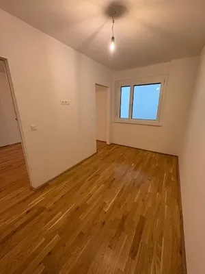 Ab 1.7. - Kompakte 1-1/2-Zimmer-Erdgeschoß-Singlewohnung mit ca.26m² Gartenanteil – Bild 3