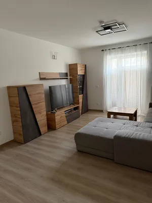 2-Zimmer-Wohnung mieten in Lienz – 67 m², € 810 – Bild 1 von 11