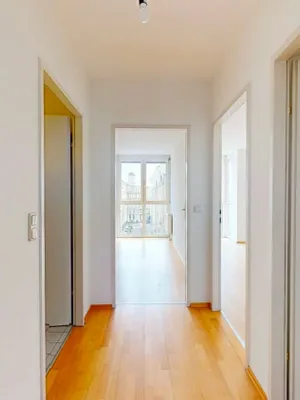 Helle 2 Zimmer Wohnung mit Tiefgarage (nicht WG-geeignet) – Bild 3