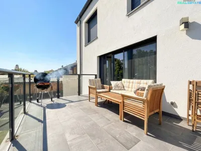 7-Zimmer-Haus kaufen in Bruck an der Leitha – 276 m², € 599.999 – Bild 1 von 36